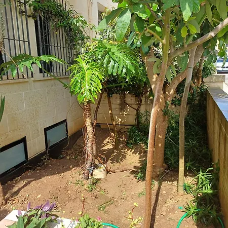 Cosy Spacious Maisonette *