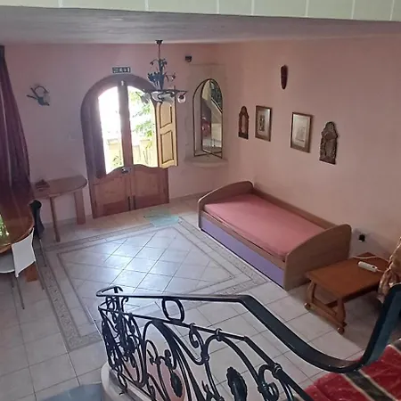 Cosy Spacious Maisonette *