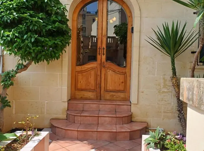 Cosy Spacious Maisonette *